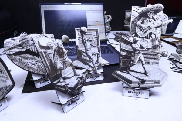 Graphiqly Display Stand – 3mm & 5mm